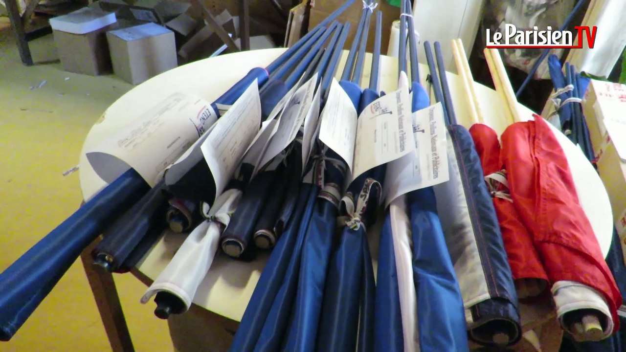 C'est le rush chez Etendart, fabrique de drapeaux