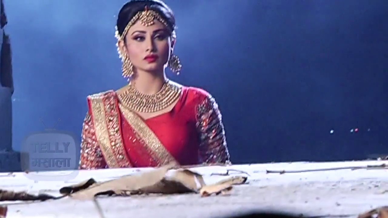 (Video) Shivanya Attacks Ritik On Their Suhaagraat | Naagin | Colors