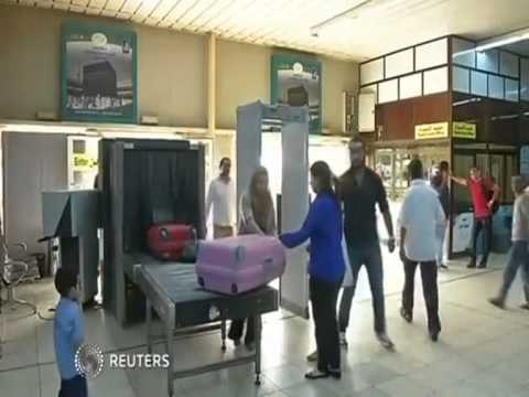 LIBIA E PERGJAKUR VIJON LUFTA NE TRIPOLI E BENGHAZI DHJETRA VIKTIMA MES PALEVE LAJM