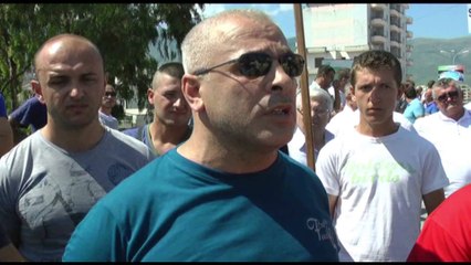 ORIKUMI PROTESTON KUNDER REFORMES TERRITORIALE