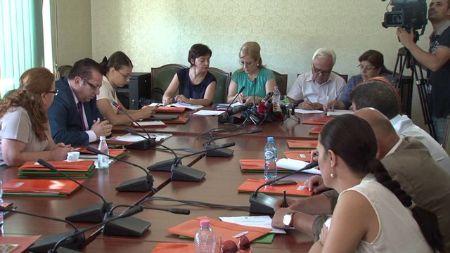 HIQEN NGA QARKULLIMI 120 LIBRA SHKOLLOR, NIKOLLA: ISHIN ME GABIME