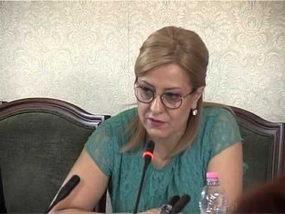 “GJYSMA E MESUESVE MBETES” MINISTRJA NIKOLLA THOTE SE KUALIFIKIMI ISHTE KTHYER NE BIZNES LAJM