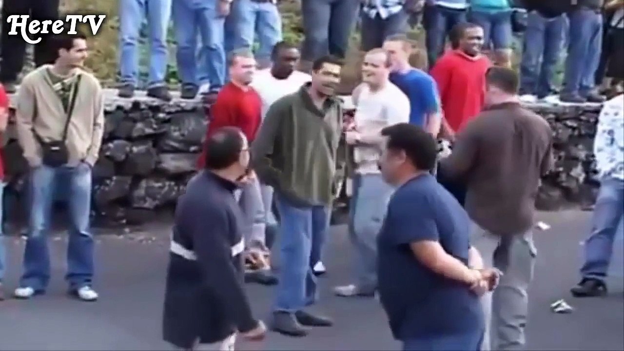 FUNNY VIDEOS WITH PEOPLE HIT BY BULLS. BULL FAIL VIDEOS