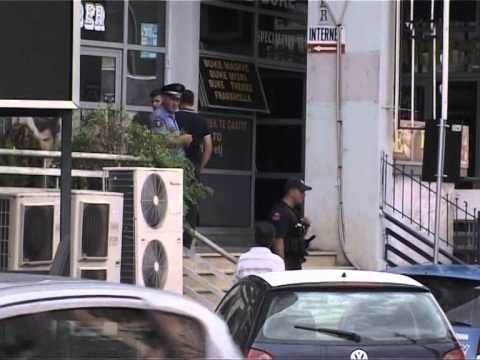 PLAGOSJE NE TIRANE KRIM BRENDA FAMILJES DJALI PLAGOS BABAIN ME ARME NE KRYEQYTET LAJM