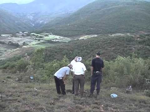 EKZEKUTIM ME PLUMB NE KOKE TROPOJE VRITET PRANE SHTEPISE SE TIJ SHTETASI SHPETIM SINANI LAJM