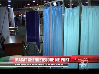 Ekip mjekesh në ndihmë të pasagjerëve në port - News, Lajme - Vizion Plus