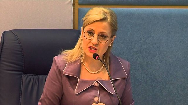 NIKOLLI: PARA DREJTESISE ATA QE RRENUAN ARSIMIN E LARTE