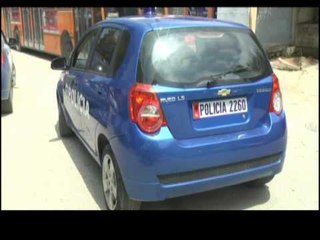 VAJZA VDES NE AKSIDENT MAKINA PERPLASET ME BORDUREN NE RRUGEN MES VLORES E LEVANIT LAJM