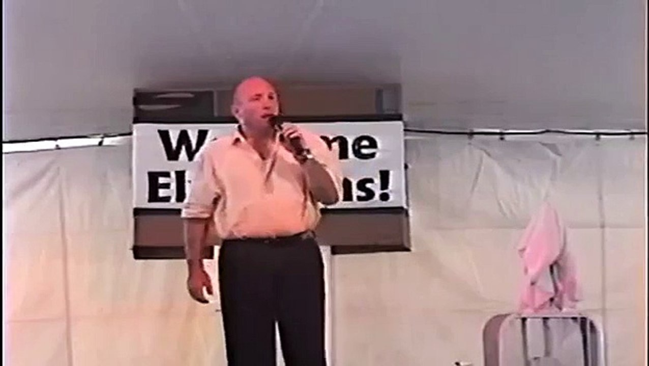 Danny McCorkle sings 'Until It's Time For You To Go' at Elvis Week