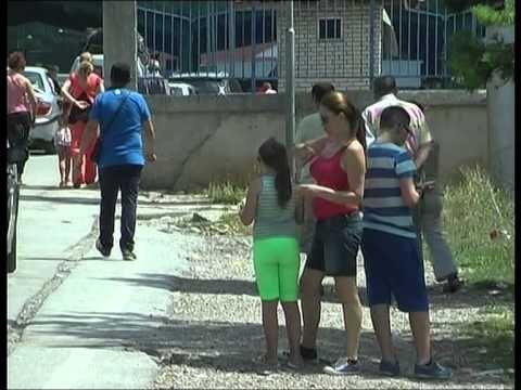 VIJOJNE RADHET NE KAPSHTICE GREKET NUK NXITOHEN,HAPIN VETEM NJE SPORTEL NE DOGANE LAJM