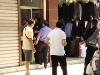 VJEDHJE NE SHKODER DY PERSONA TE VESHUR SI POLICE GRABISIN ME ARME NJE ARGJENDARI LAJM