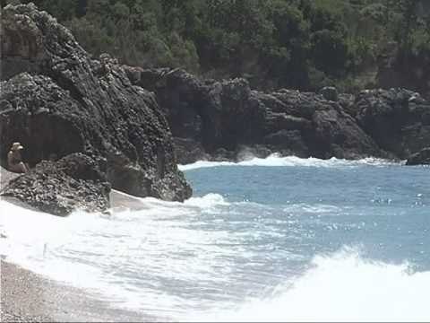 GJENDET I VRARE I RIU DHERMI,POLICIA SQARON SE 28 VJECARI KISHTE SHENJA DHUNE NE TRUP LAJM