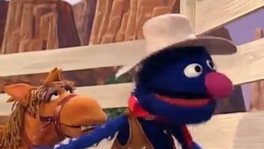 Sesame Street Prairie Gives Maria the Gift of Music - Dailymotion Video