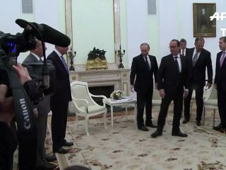 La France et la Russie vont "coordonner" leurs frappes contre l'EI