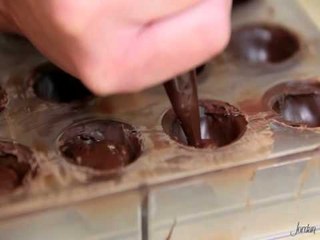 UNIVERSITETI I KEMBRIXHIT OFRON STUDIME DOKTORATURE PER SPECIALIST COKOLLATASH LAJM