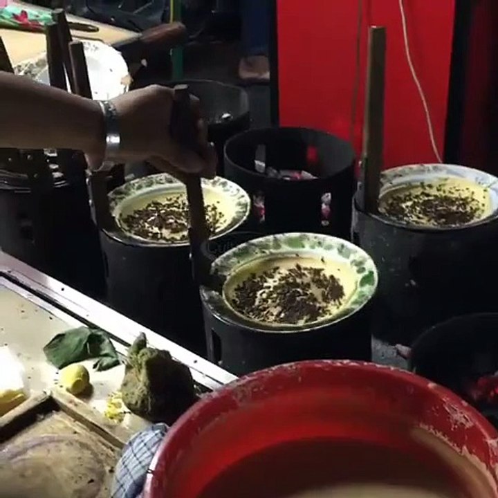 Indonesian Street Food MARTABAK PIRING KHAS MEDAN l Street Food Indonesian l Best Indonesian Street Food