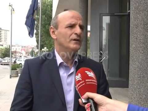 BLLOKU OPOZITAR NE KOSOVE I BINDUR SE DO TE ARRIJE MARREVESHJE ME VETEVENDOSJEN LAJM