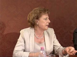 MINISTRI TAHIRI PER AZILKERKUESIT,“KEMI KAPACITETE PRITJE POR  JO KUSHTE AKOMODIMI” LAJM mpg