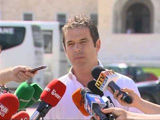 KRYEMINISTRI RAMA PREZANTON FOTON ME SKENOGRAFINE KU DO MBAHET MESHA E PAPES LAJM mpg