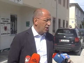 TOTOZANI POHON SE NUK KA PASUR ANKESA PER TRAJTIMIN NE QELI E TE ARRESTUARVE PER BANKEN LAJM