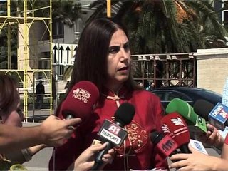 FOTOT E KLERIKEVE NE BULEVARD,DEKORIME ME RASTIN E VIZITES SE PAPA FRANCESKUT LAJM