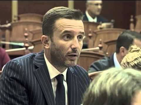 PARLAMENTI SHKARKON NGA DETYRA GUVERNATORIN FULLANI DHE KRYEINSPEKTOREN ELIVAR GOLEMI LAJM