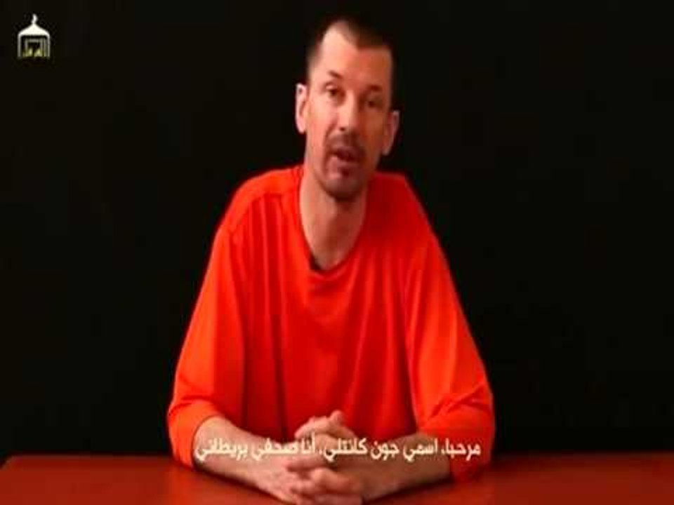 NJE TJETER VIDEO E ISIS TREGON NJE GAZETAR BRITANIK QE ESHTE MARRE PENG NGA ISLAMIKET LAJM