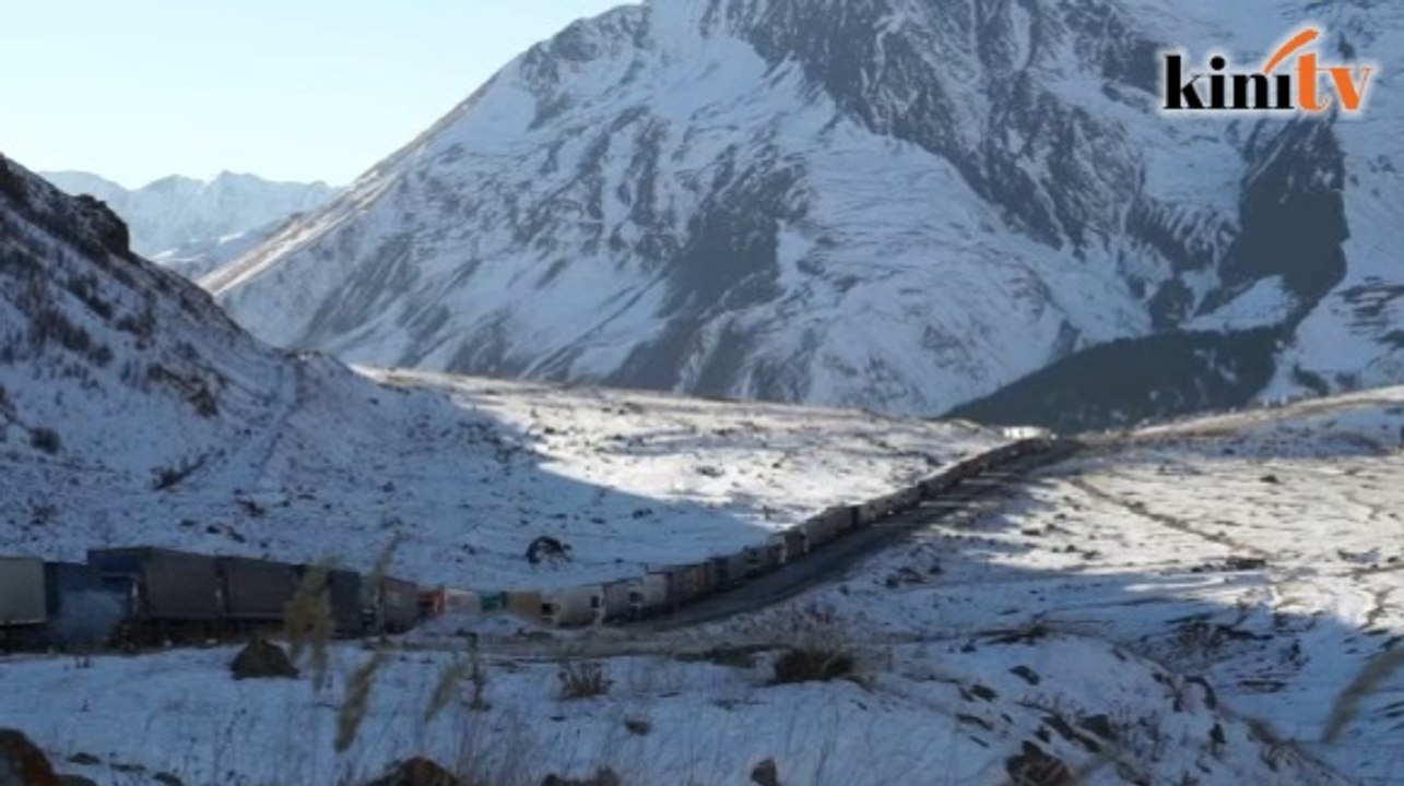 Russia retaliates with trade sanctions against Turkey