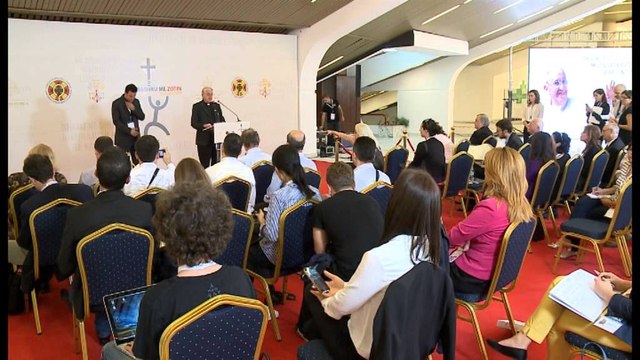 JA PERSHTYPJET E PAPES PER VIZITEN NE SHQIPERI