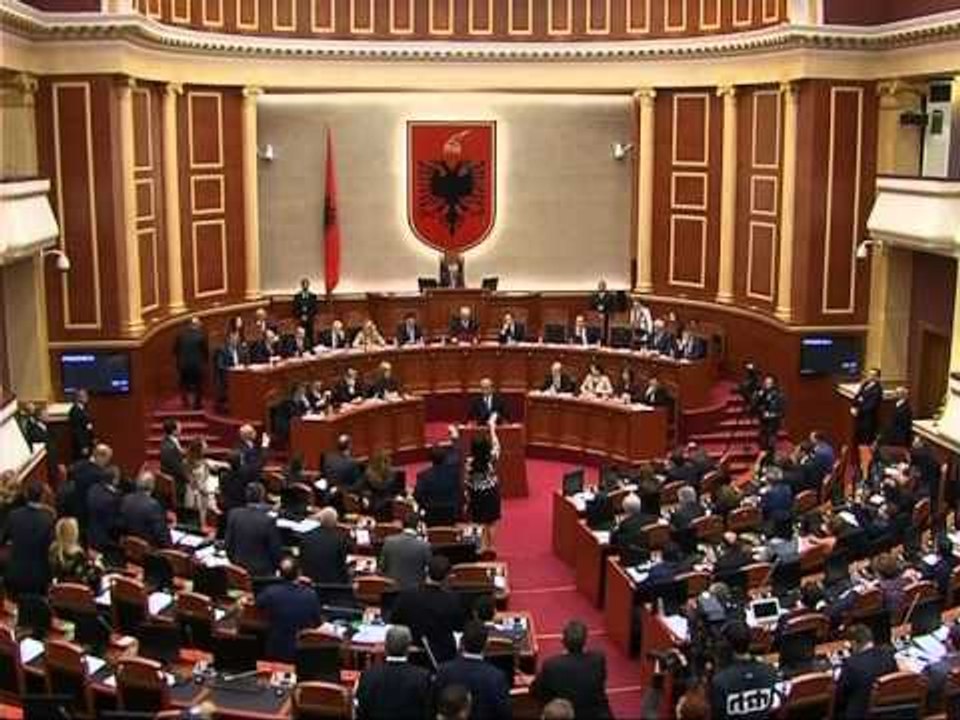 GJYKATA KUSHTETUESE RREZON PERFUNDIMISHT KERKESEN E PD PER ÇESHTJEN ZANA XHUKA LAJM