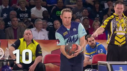 Ronnie Russell fait un perfect au bowling