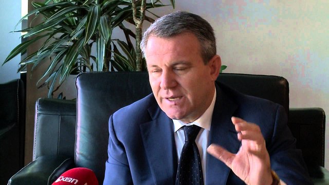 KREDITE E KEQIJA NE SHQIPERI. EKSPERTET: NUK DUHEN NEGLIZHUAR, SHKAKTOJNE KRIZE