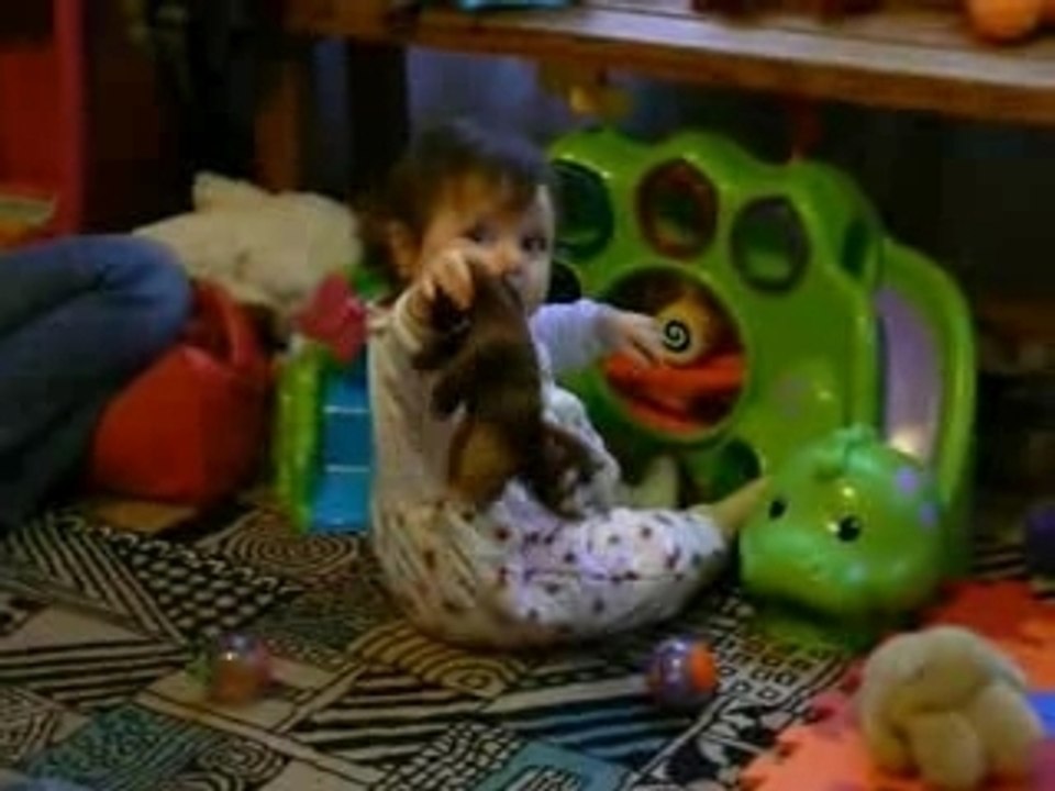 mamie me filme devant mon dino