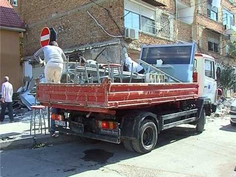 INUK VIJON AKSIONIN NE TIRANE,PRISHEN 20 NDERTIME PA LEJE TE “KONGRESI I MANASTIRIT” LAJM