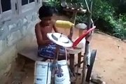 Funny Indian Videos    Funny WhatsApp Videos India    Indian Boy Playing Heavy Metal