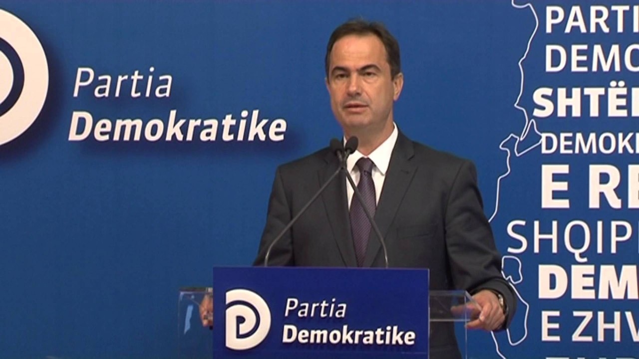 PD: QEVERIA I KA LENE STUDENTET NE MESHIRE TE FATIT