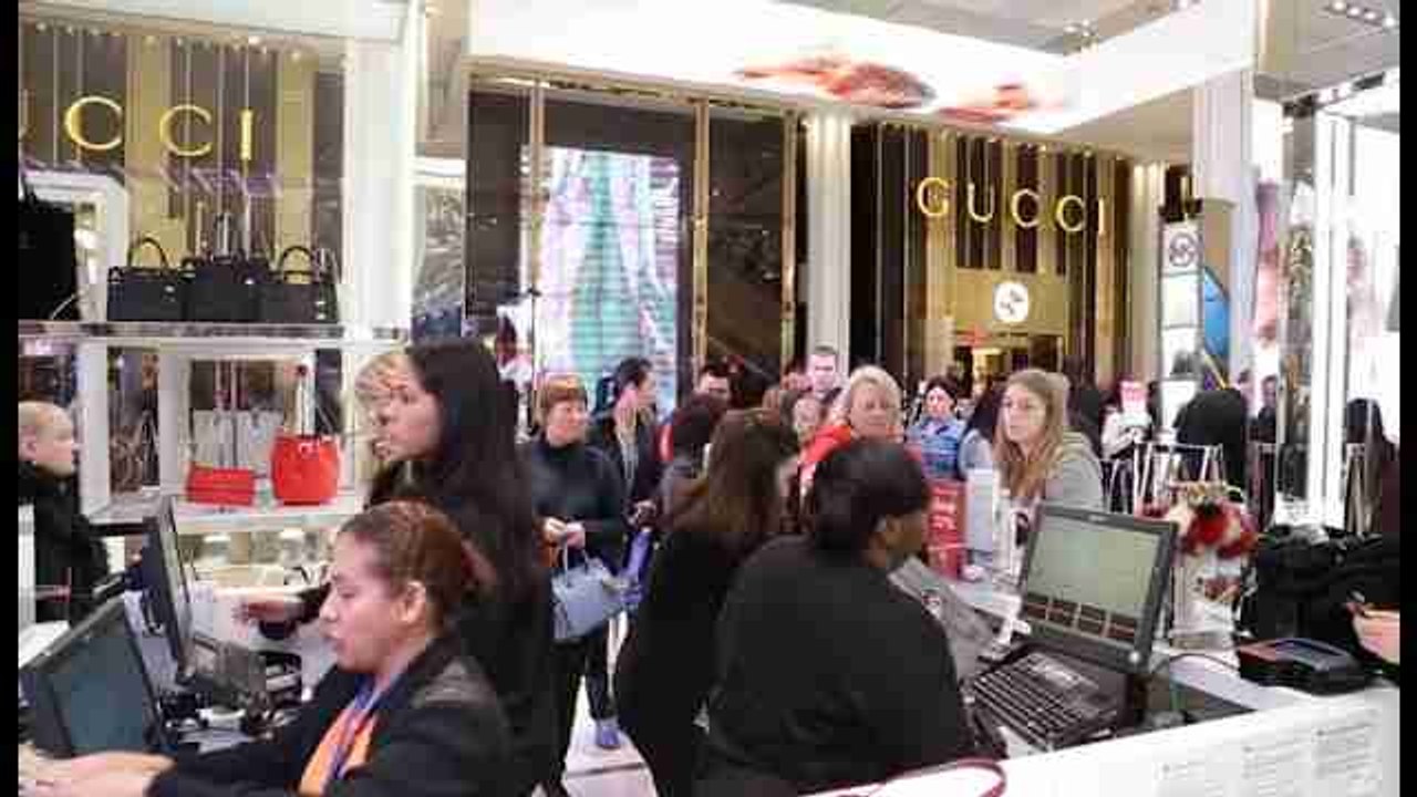 Menos multitudes y más compras por Internet en EE.UU por el "Viernes Negro"