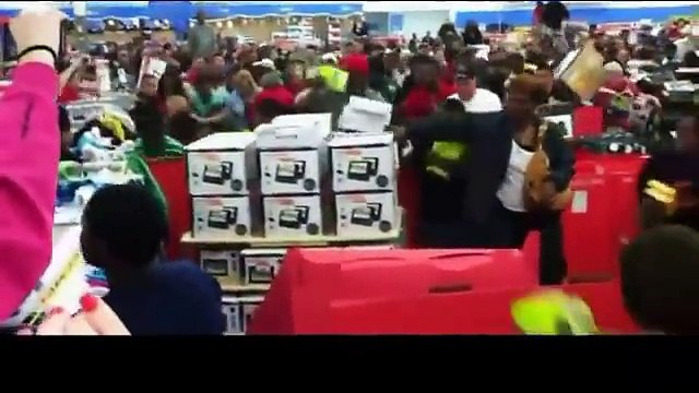 Compilation des plus gros mouvements de foule pendant le Black Friday 2015