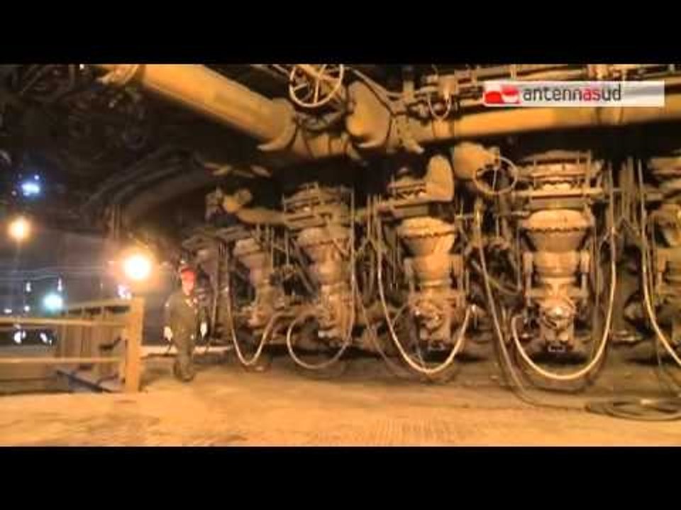 Tg Antenna Sud -  Ilva, Emiliano chiama in causa Renzi:" Se parlo rischio di combinare danni"