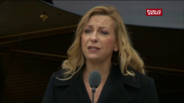 Hommage aux victimes des attentats : Natalie Dessay chante « Perlimpinpin » de Barbara