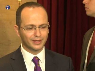 TIRANA ZYRTARE RUAN TE NJEJTIN QENDRIM EDHE NE SERBI,MINISTRI BUSHATI DENON DHUNEN LAJM