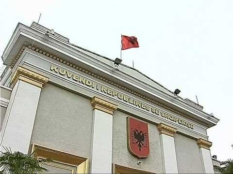 MAZHORANCA THIRRJE OPOZITES TE KTHEHET NE PARLAMENT PER VOTIMIN E ANETAREVE TE AMA LAJM