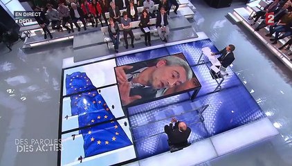 Bernard Cazeneuve n'exclut pas de prolonger l'état d'urgence "si dans trois mois l'évaluation de la menace est au même niveau"