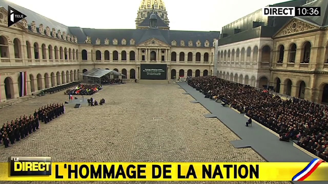 Hommages aux victimes : Jacques Brel et Barbara ont résonné dans la cour des Invalides