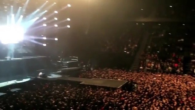 Concert Bercy : les Scorpions rendent hommage aux victimes en débutant leur show par la Marseillaise