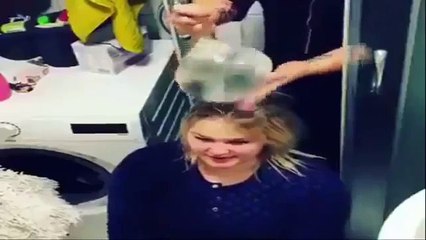 Buzz : Le " Condom Challenge ", nouveau défi idiot en ligne !