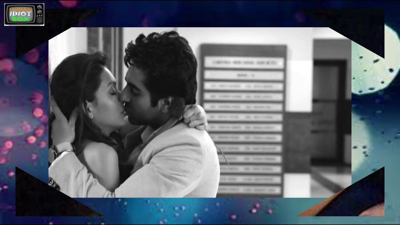 TOP 10 BOLLYWOOD KI GARAM LIP KISSES
