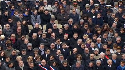 François Hollande : "La nation toute entière pleure les victimes