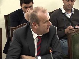 AMENDIMET E KODIT RRUGOR,DEPUTETET SOCIALISTE KRITIKOJNE GJOBAT E LARTA TE POLICISE LAJM