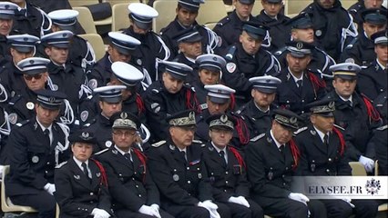 Attentats - Hollande : "Nous continuerons à aller au Stade de France"